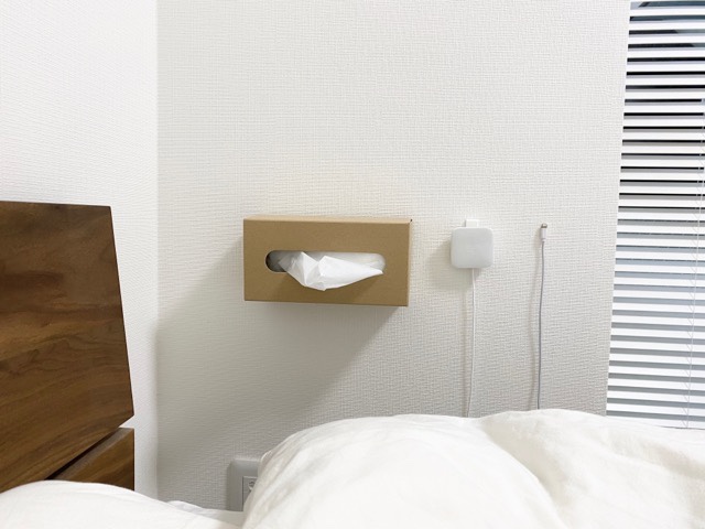 寝室のベッドサイド収納／スマートリモコンで温度は自動管理 | ミニマリストあやじまのブログ